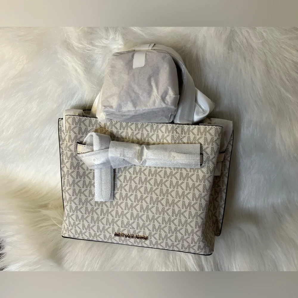 MICHAEL Michael Kors satchel logo